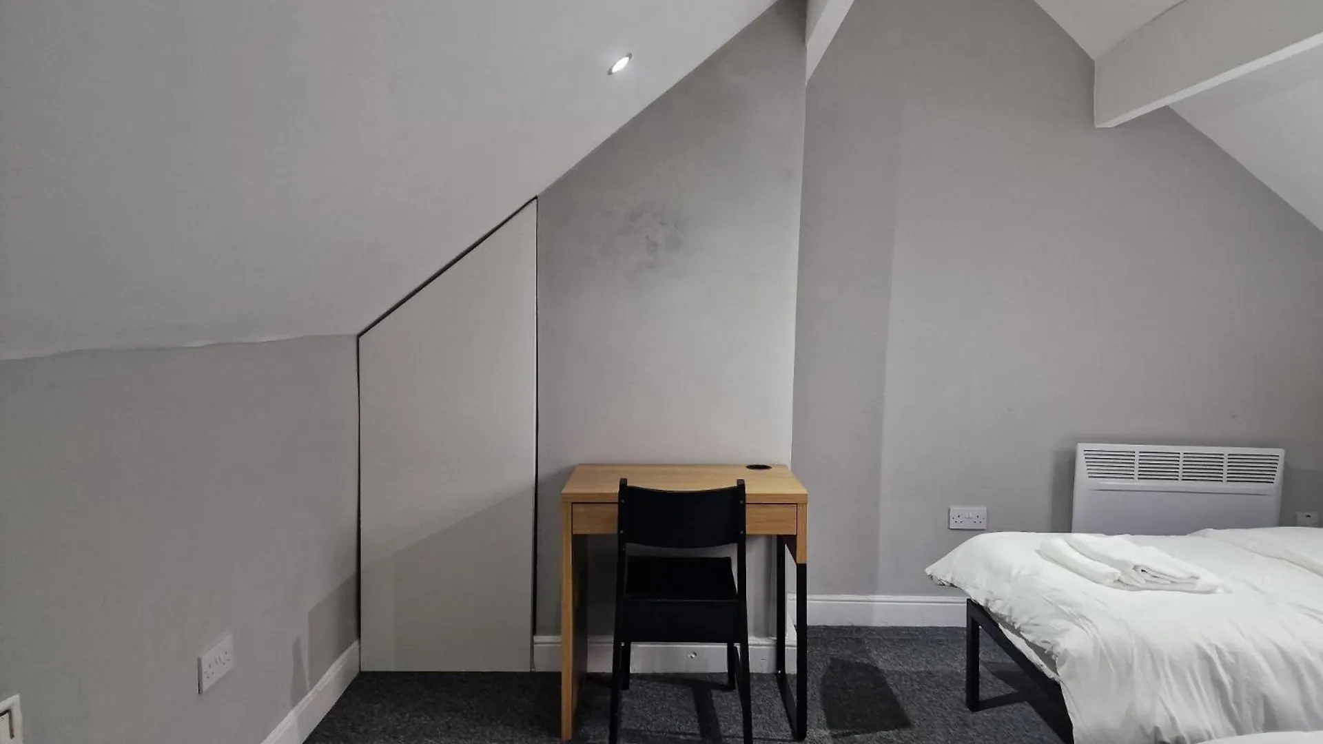 Impeccable 3-Bed Apartment In Bradford To Explore 0*, Bradford (West Yorkshire)
